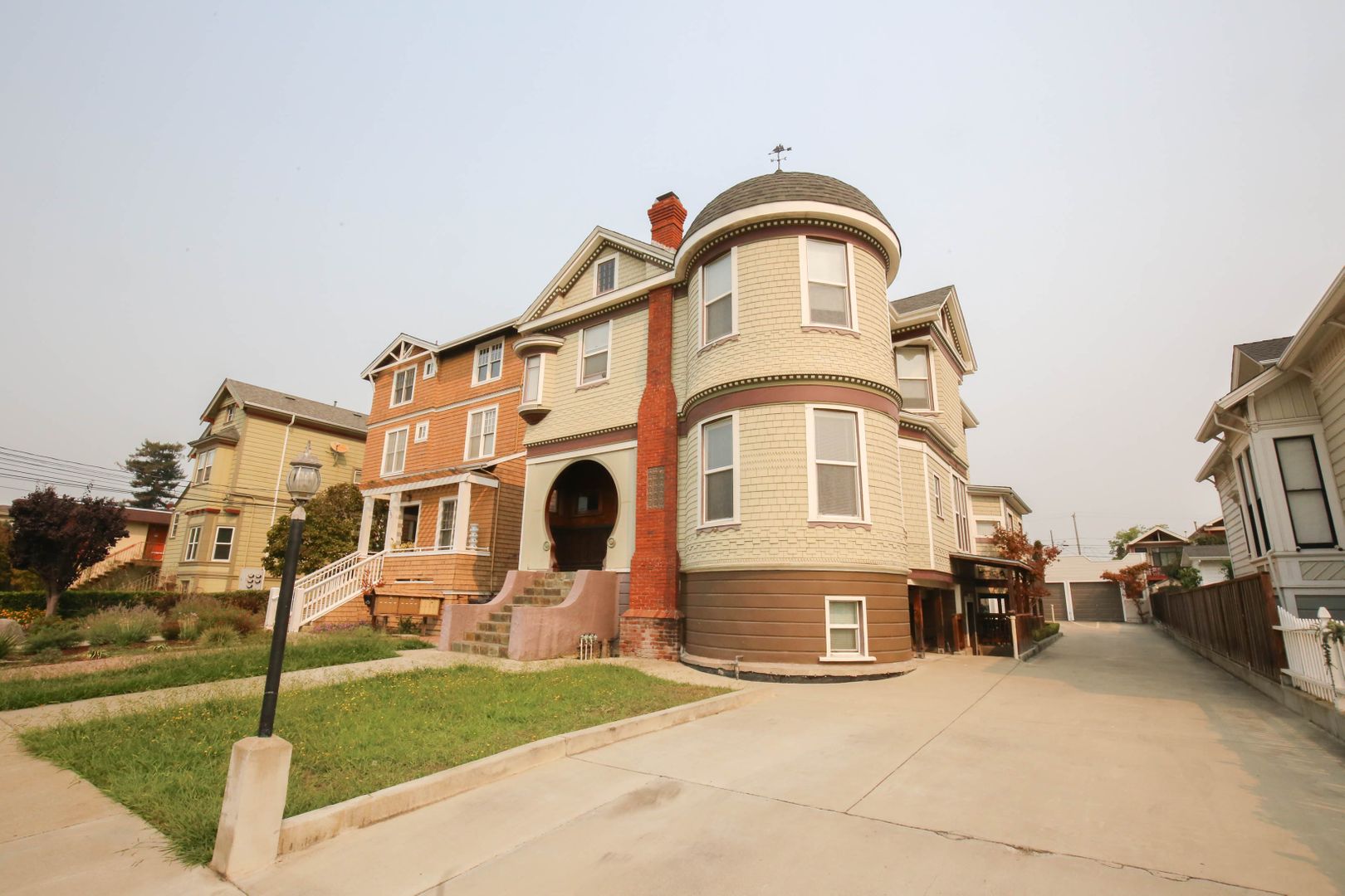 Alameda Apartment: 2249 San Antonio Ave