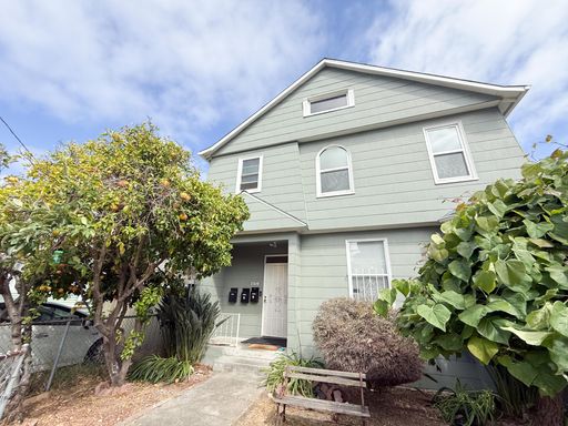 Remodeled 2 Bedroom 1 Bath Apt in Fruitvale Neighborhood – photo 1