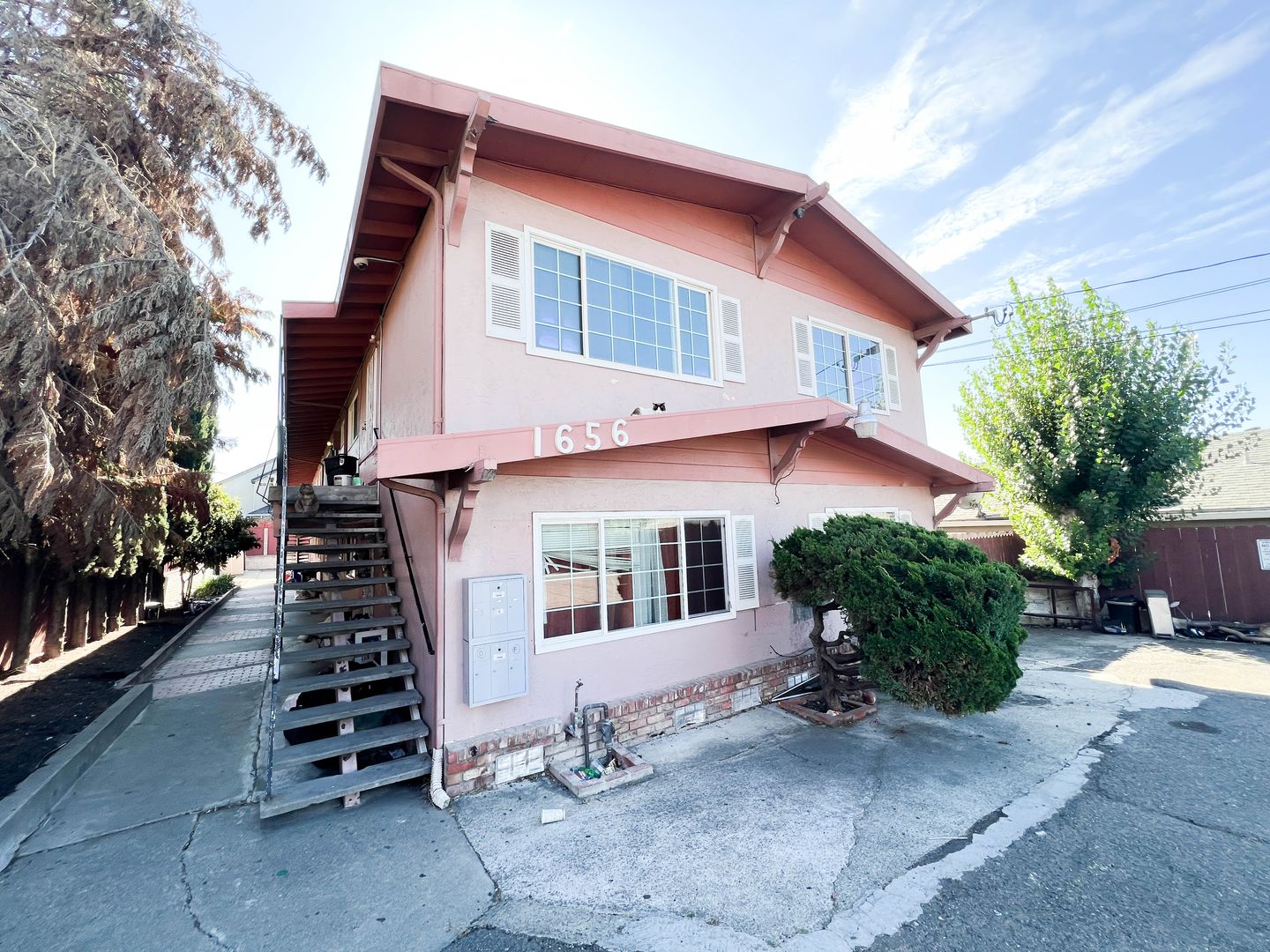 San Leandro Apartment: 1656 162nd Ave,