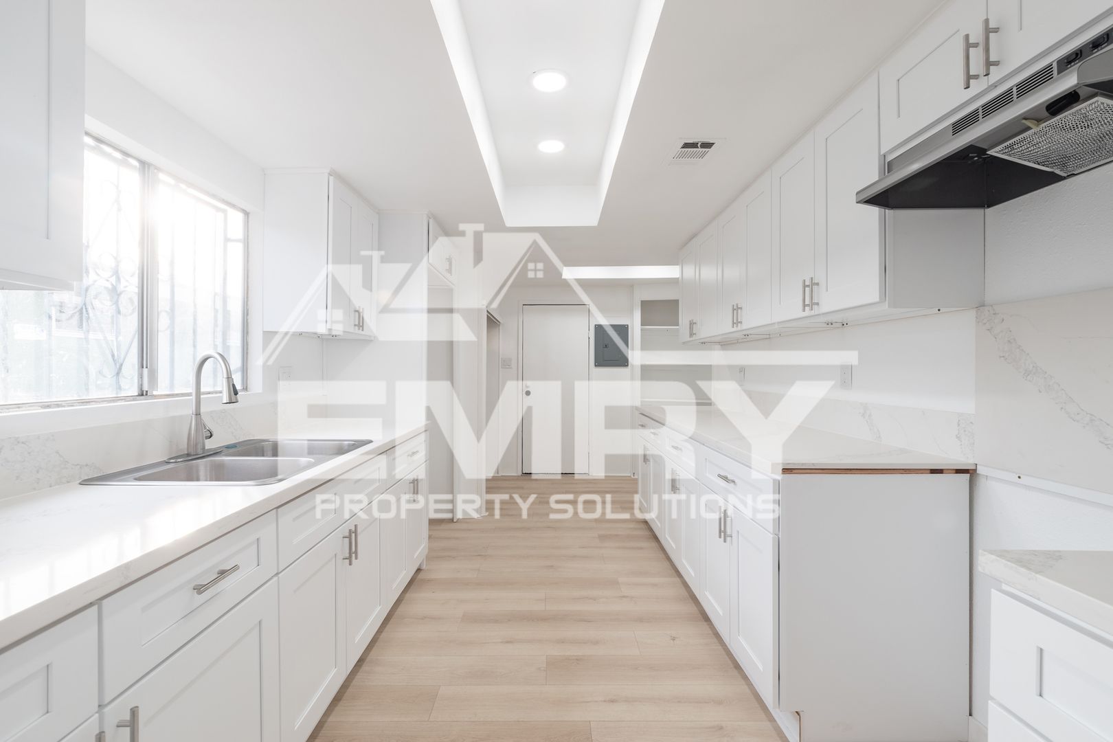 Bell Apartment: 6221 Fishburn Ave