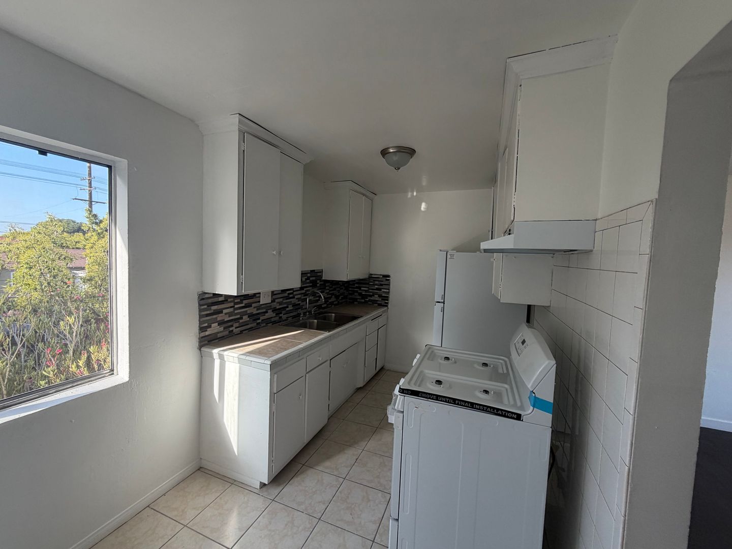 South Gate Apartment: 9625 San Gabriel Ave.