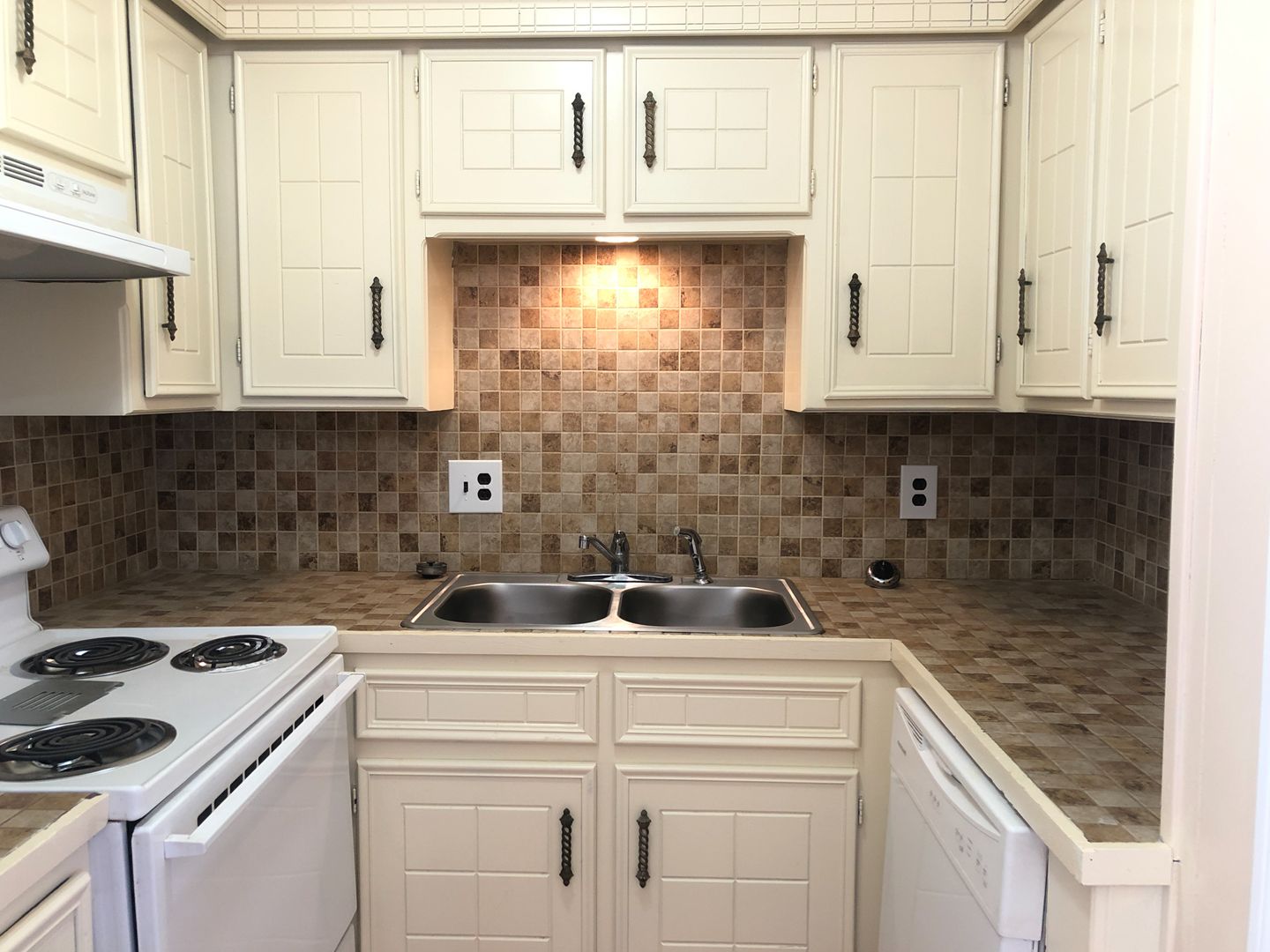 Lubbock Apartment: 1608 59th St,