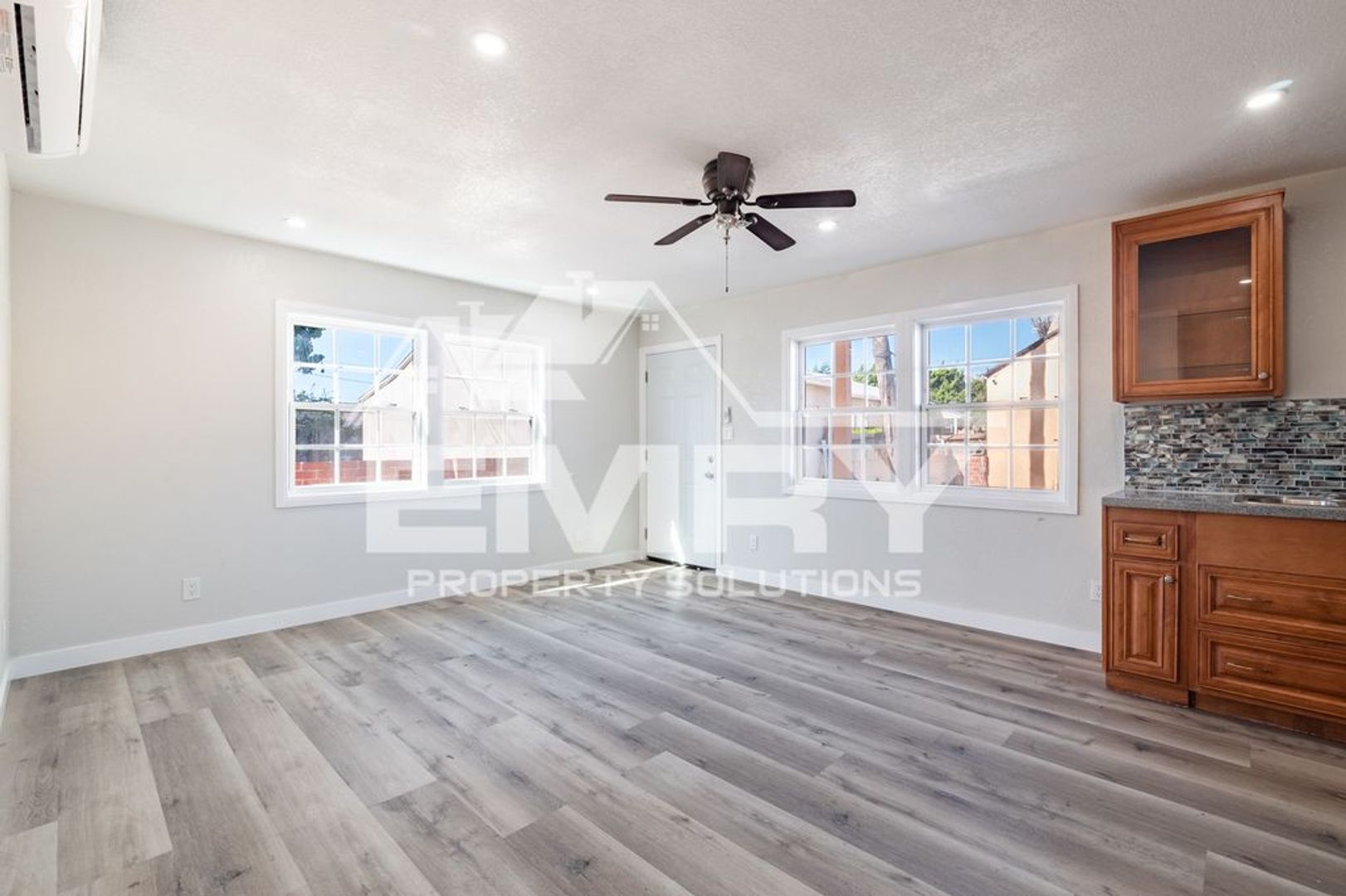 Lynwood Apartment: 3652 Platt Ave