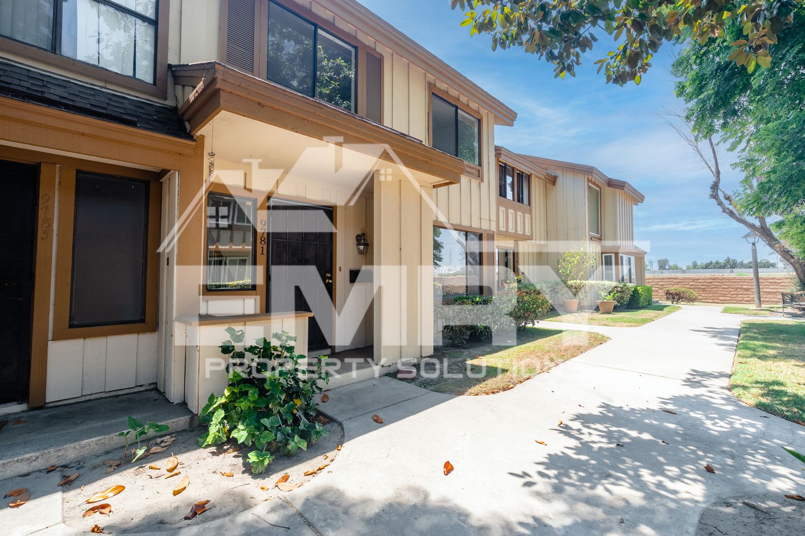 South Gate House: 9781 S Karmont Ave