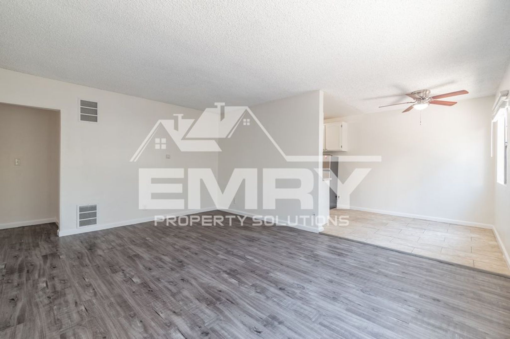 Inglewood Apartment: 304 N Market St