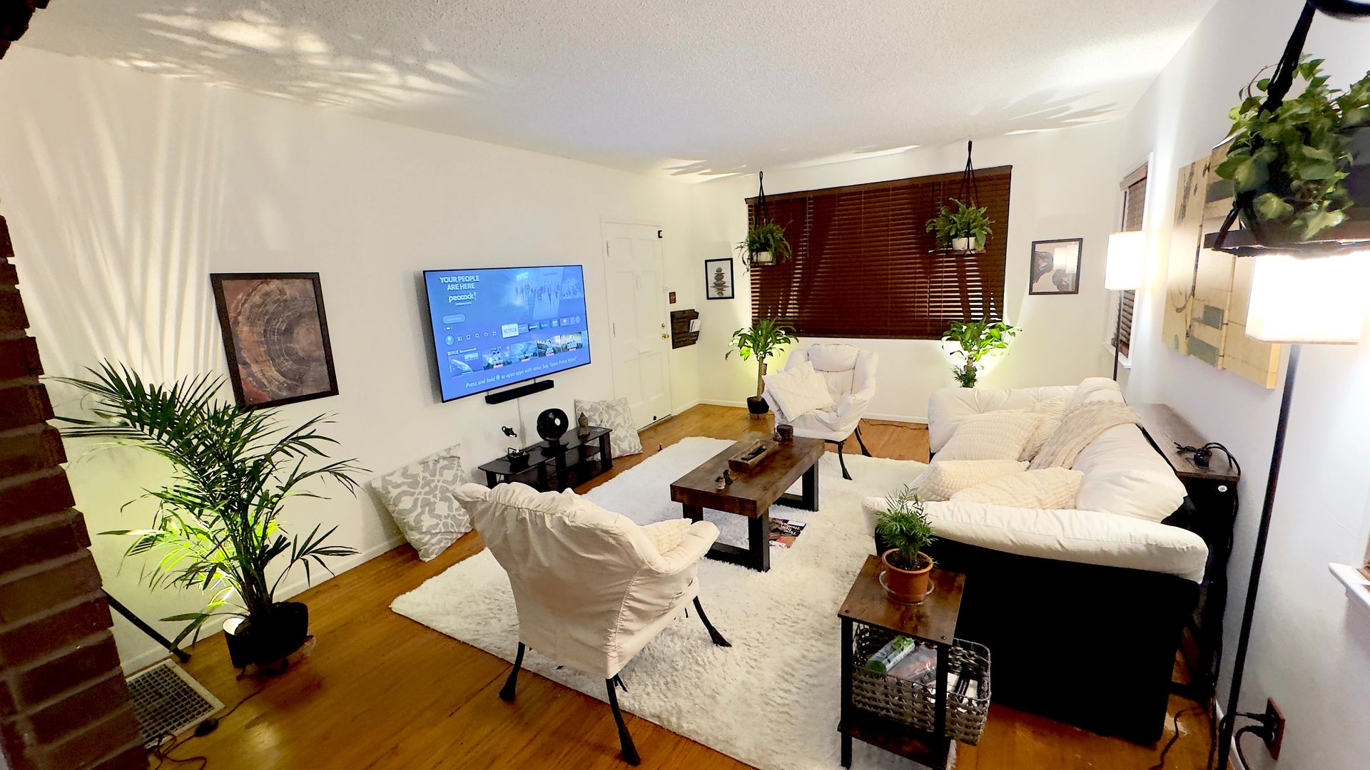 Venice Apartment: 878 Warren Ave