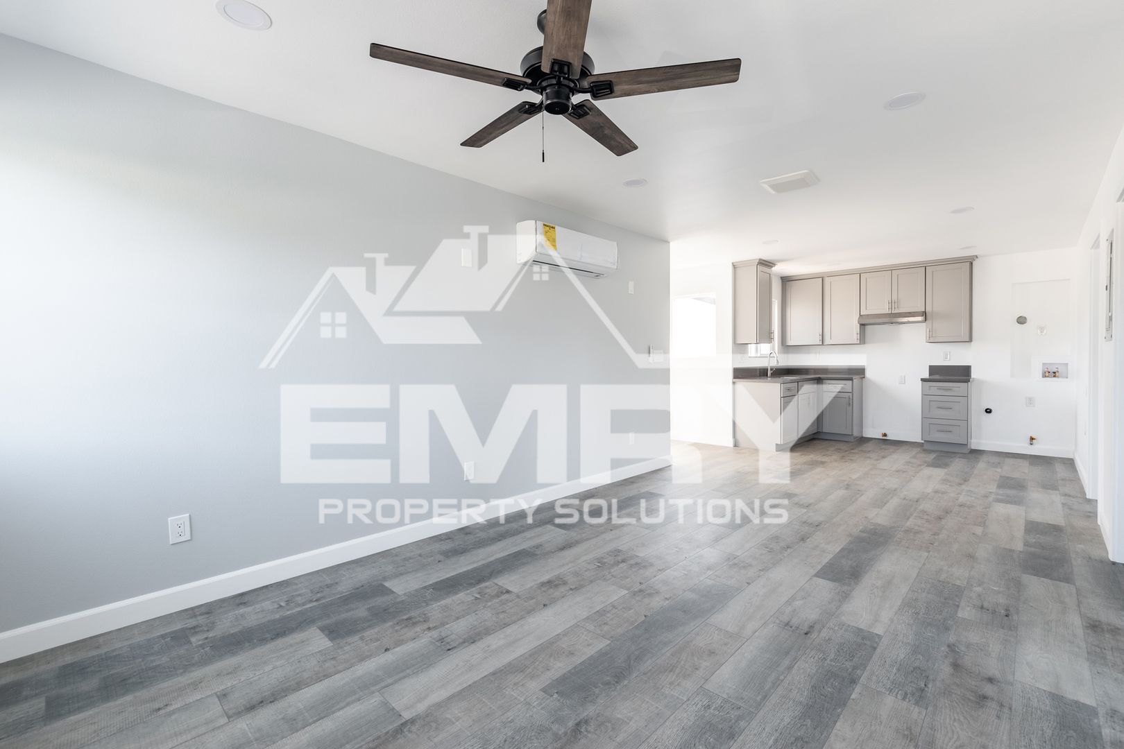 Los Angeles Apartment: 5228 Repetto Ave