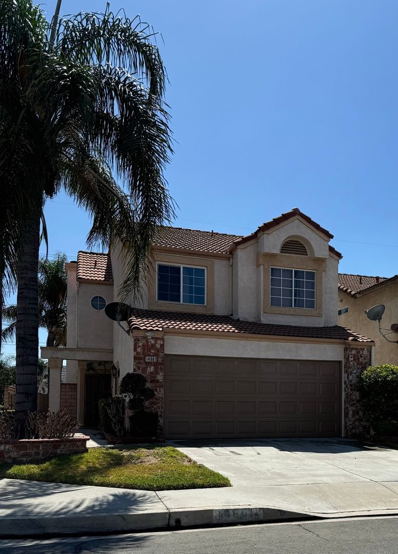 Fontana House: 14661 Woodland Drive, Fontana CA 92337