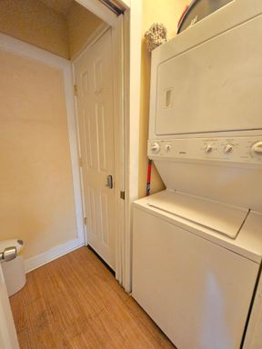 Cute Downtown Roswell Duplex Fully Furnished and All utilities paid – photo 1