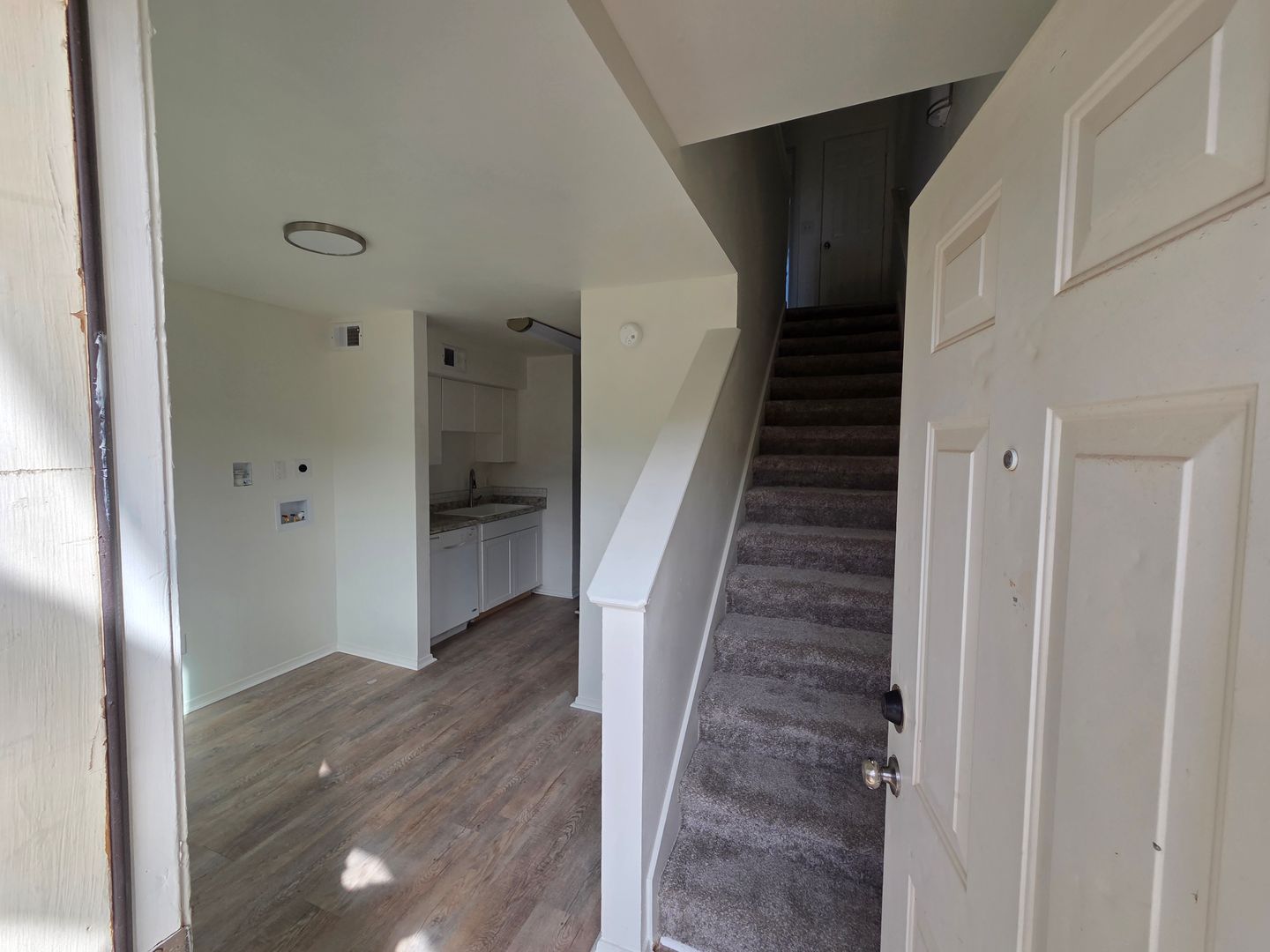 Clovis Apartment: 3205 N Main Street