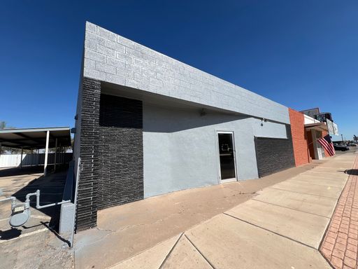 Prime Commercial Space, Large Offices & Common Areas!