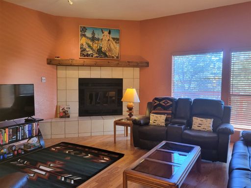 ALL BILLS PAID!! Flexible Lease Terms! Fully Furnished Condo in Alto