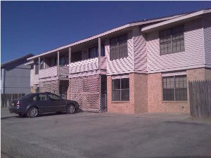 Roswell Apartment: 2303 N Grand