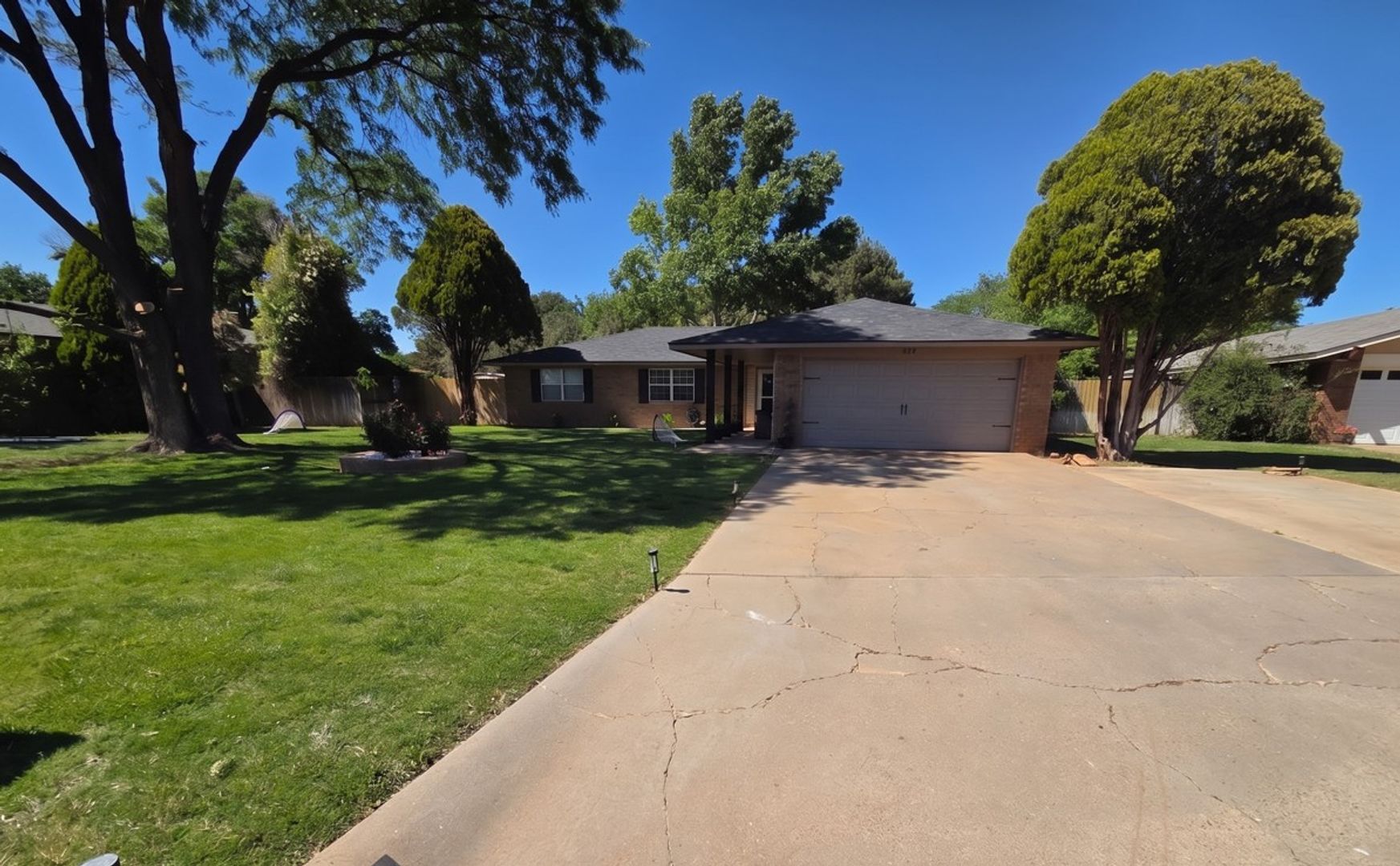 Clovis House: 1604 Layton Ct