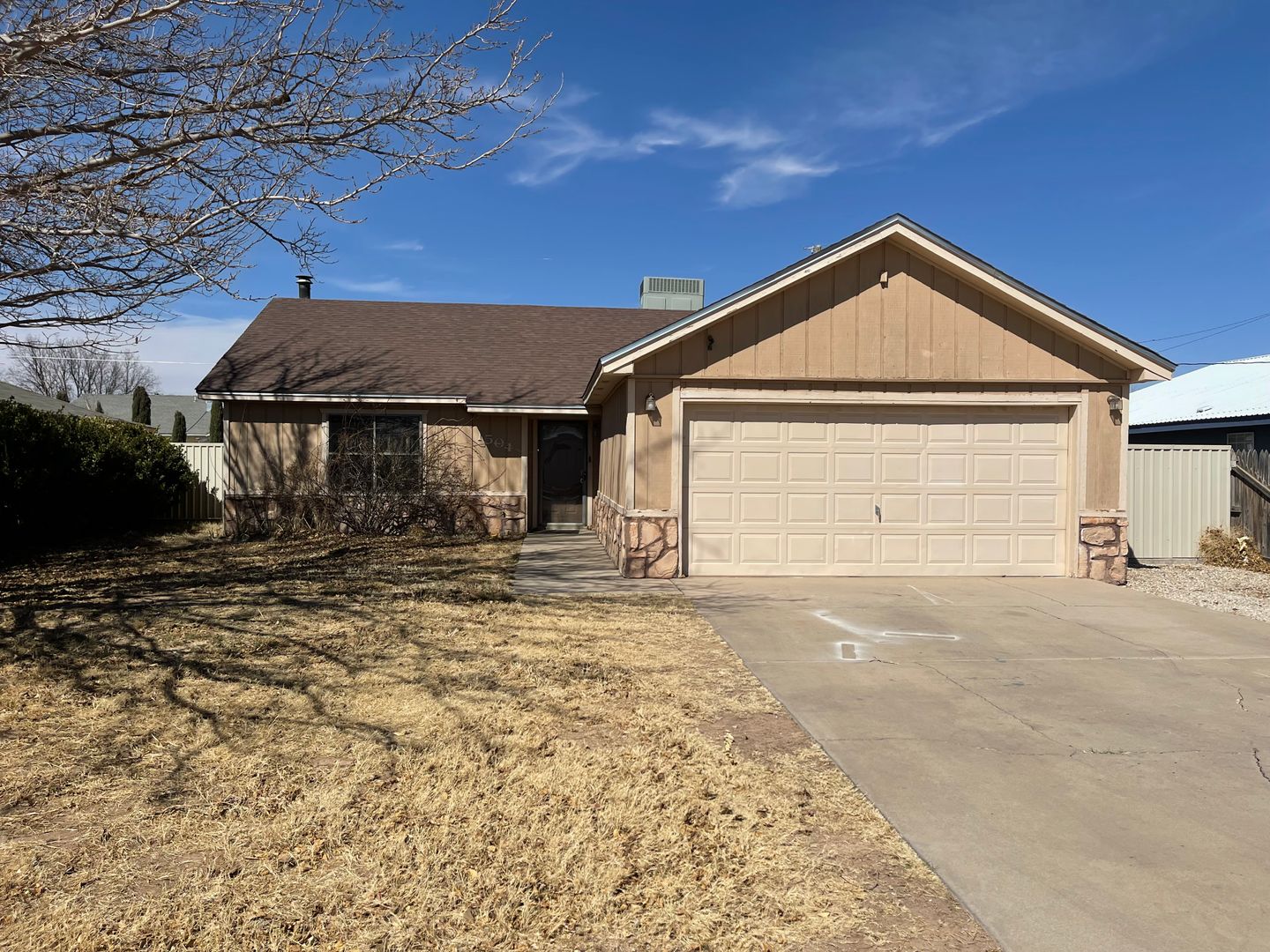 Artesia House: 1504 W Mann (619)