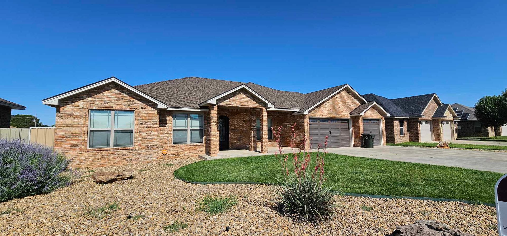 Clovis House: 304 Dominion Way