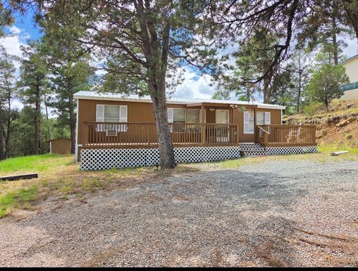 MOVE IN SPECIAL!! Furnished Three Bedroom Single Level Home