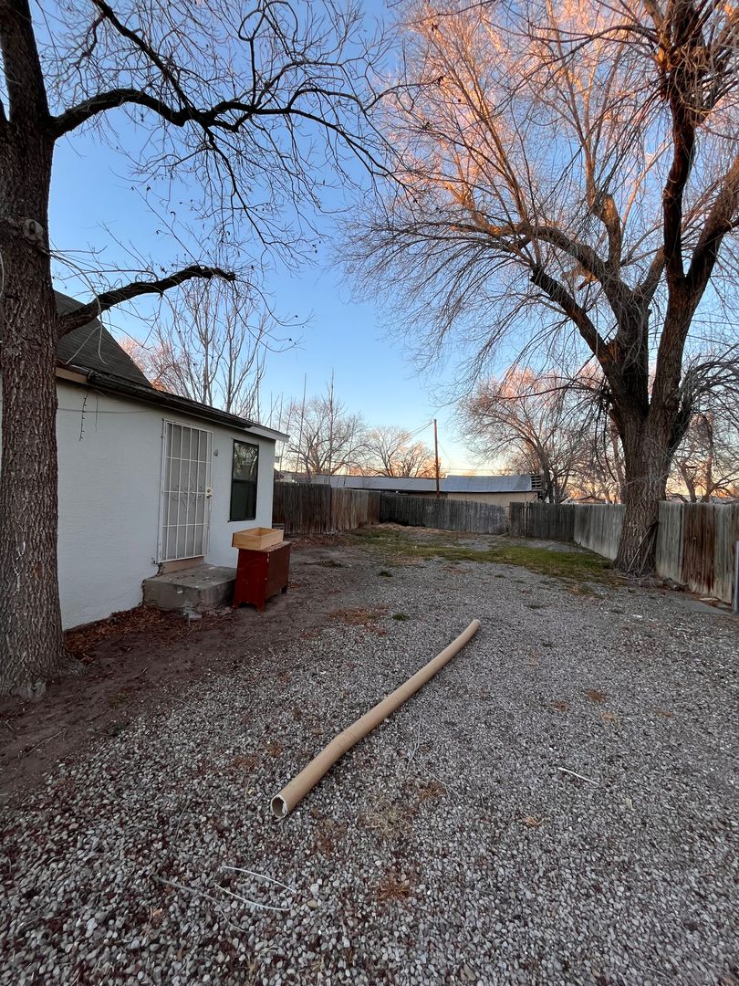 Roswell House: 501 E 4th (808)