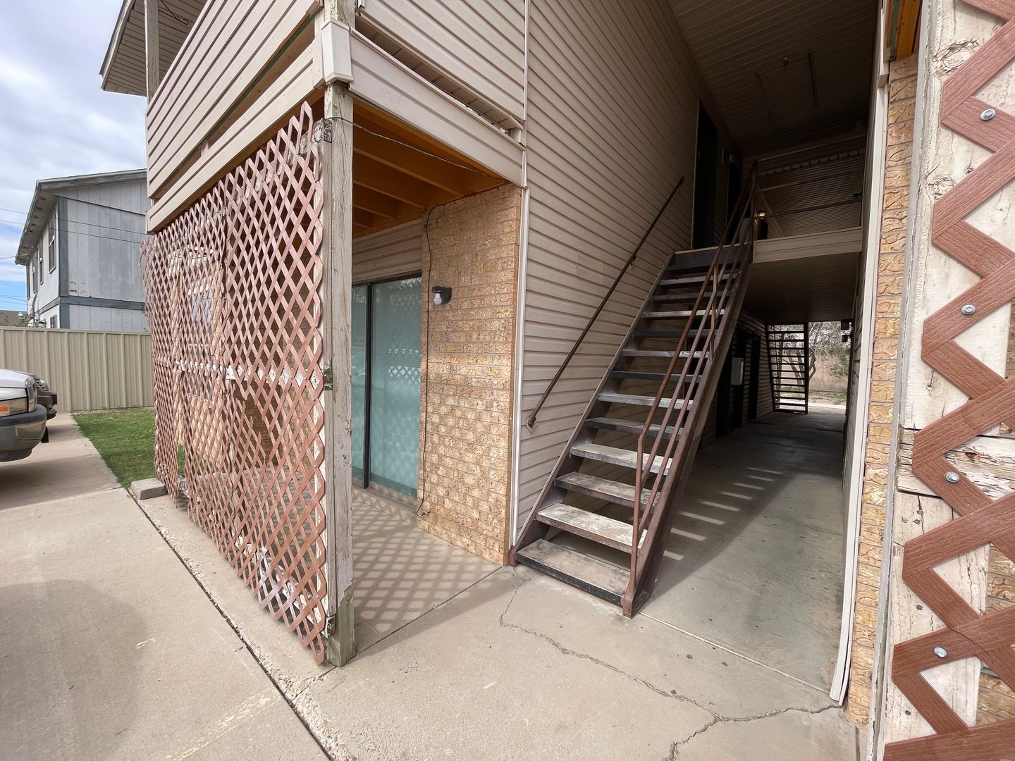 Roswell Apartment: 2303 N Grand