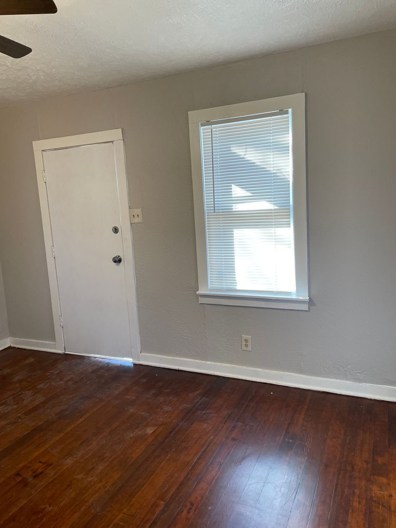 Roswell House: 107 S. Lea Ave.