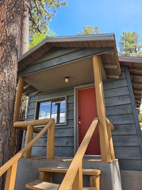 Pet Friendly, Studio Cabin - Bills Paid!