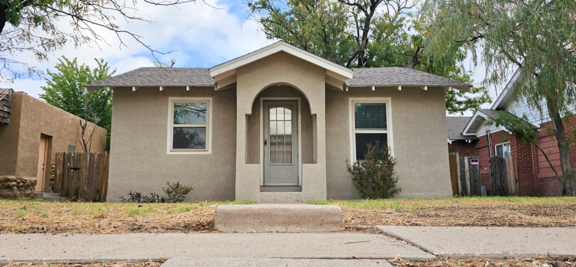 Portales Apartment: 213 S Ave E
