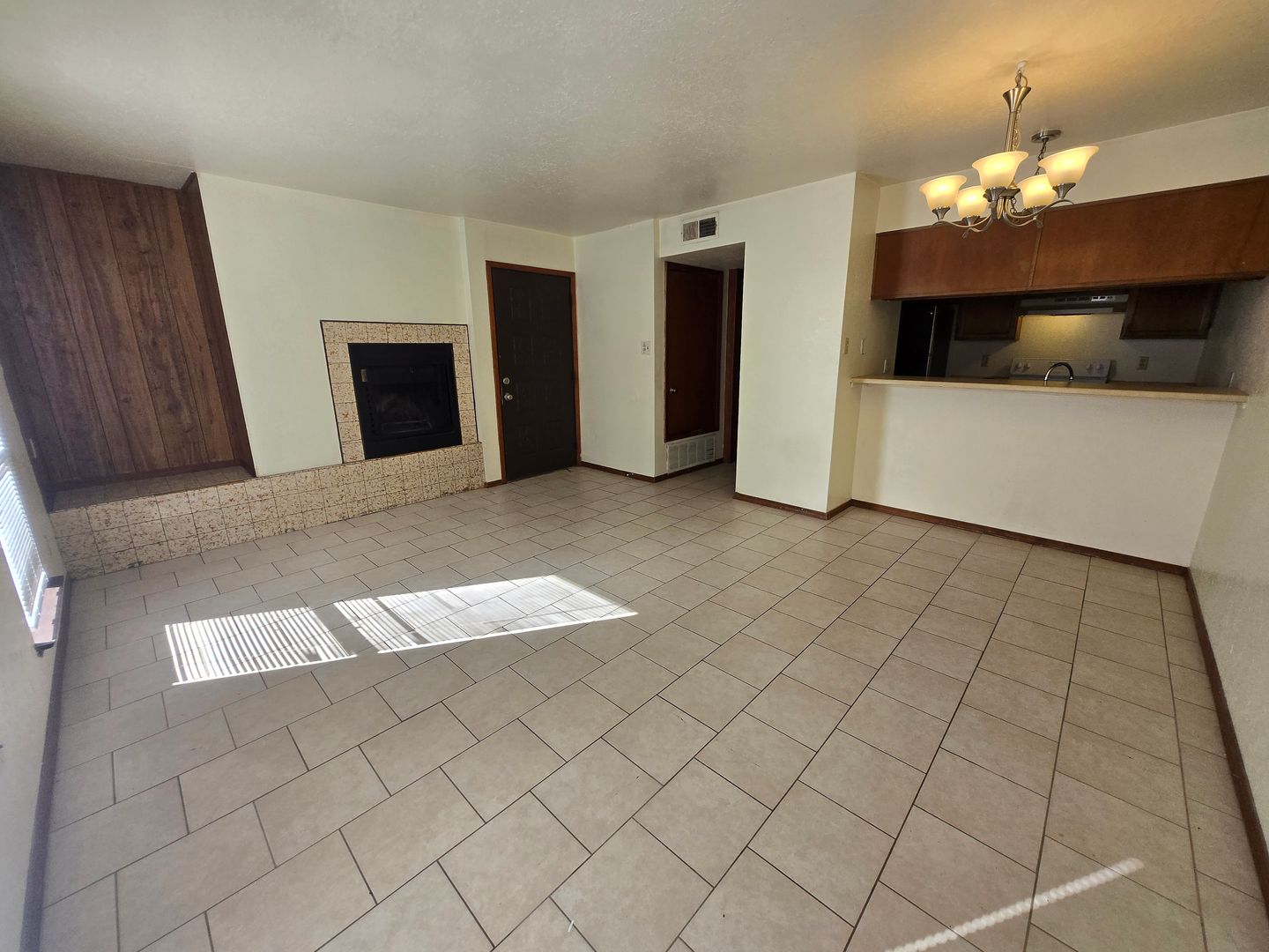 Roswell Apartment: 2806 W. Fourth