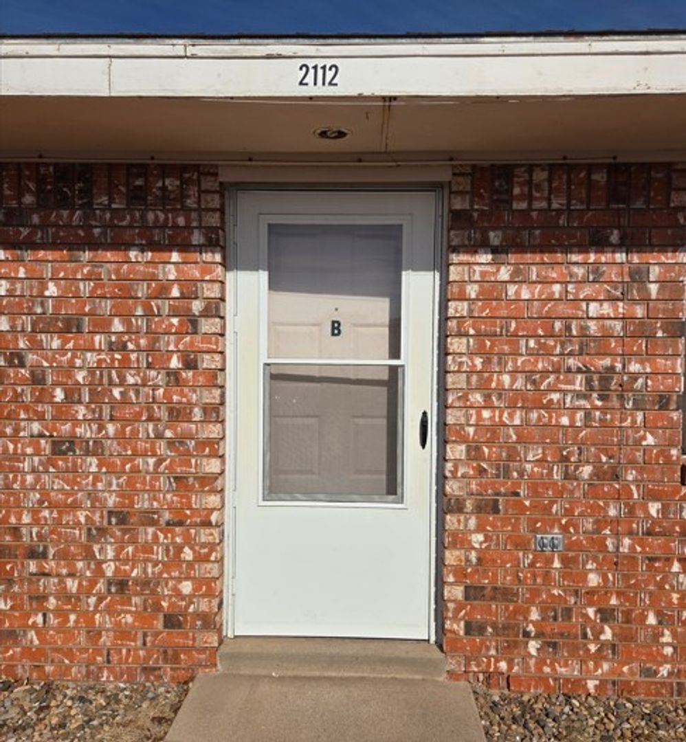 Clovis Apartment: 2112 Fred Daugherty Ave