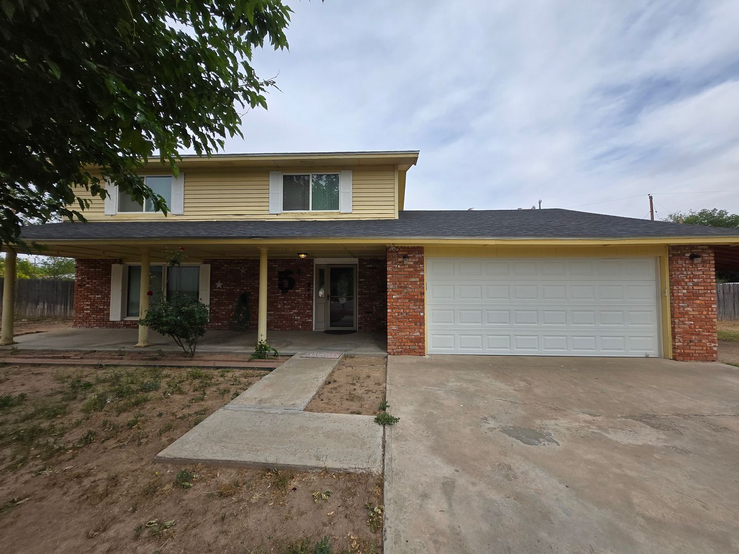 Roswell House: 5 La Paloma Place