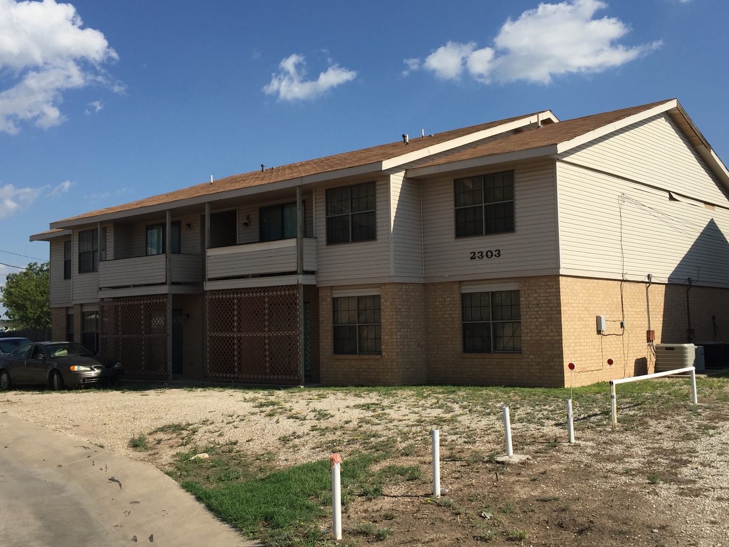 Roswell Apartment: 2303 N Grand