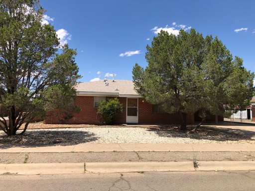 Quiet neighborhood minutes from downtown!