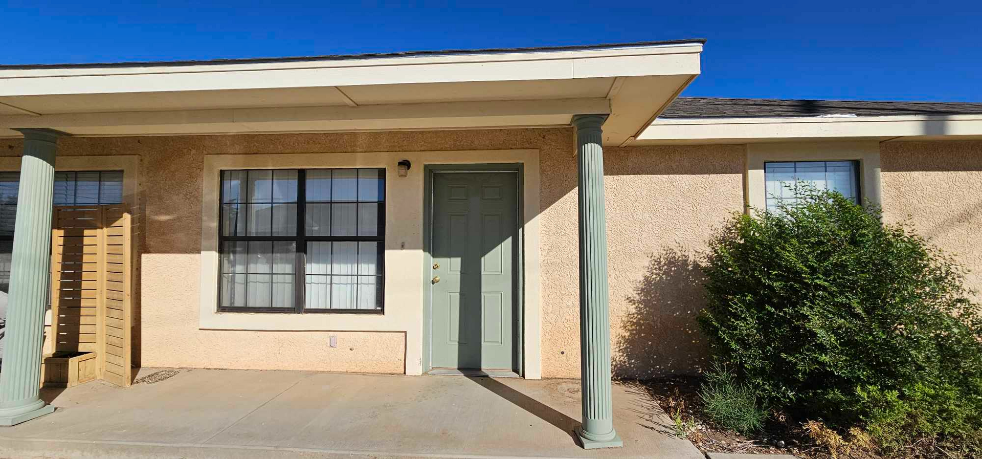 Portales Apartment: 522 S Abilene Ave