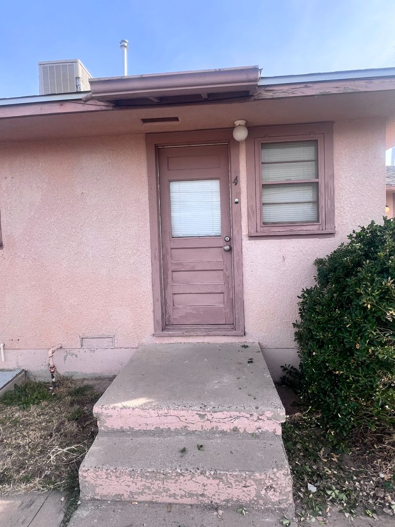 Roswell Apartment: 1710 N Union