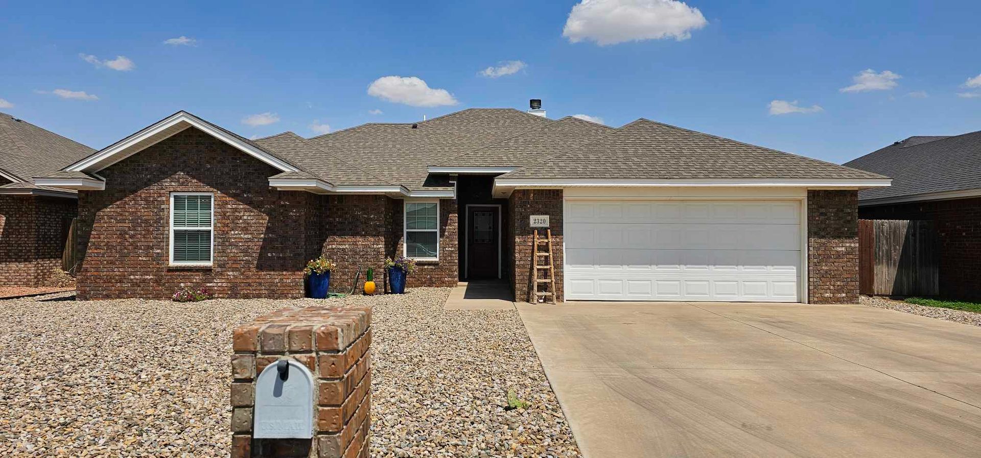 Clovis House: 2320 Flagstone Drive