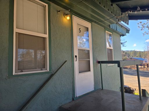 Corner Unit Studio Apartment - All Bills Paid!