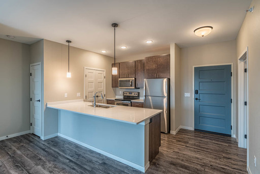 Pet-friendly, modern comfort apartments in South Fargo! – photo 1