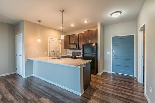 Pet-friendly, modern comfort apartments in South Fargo! – photo 1