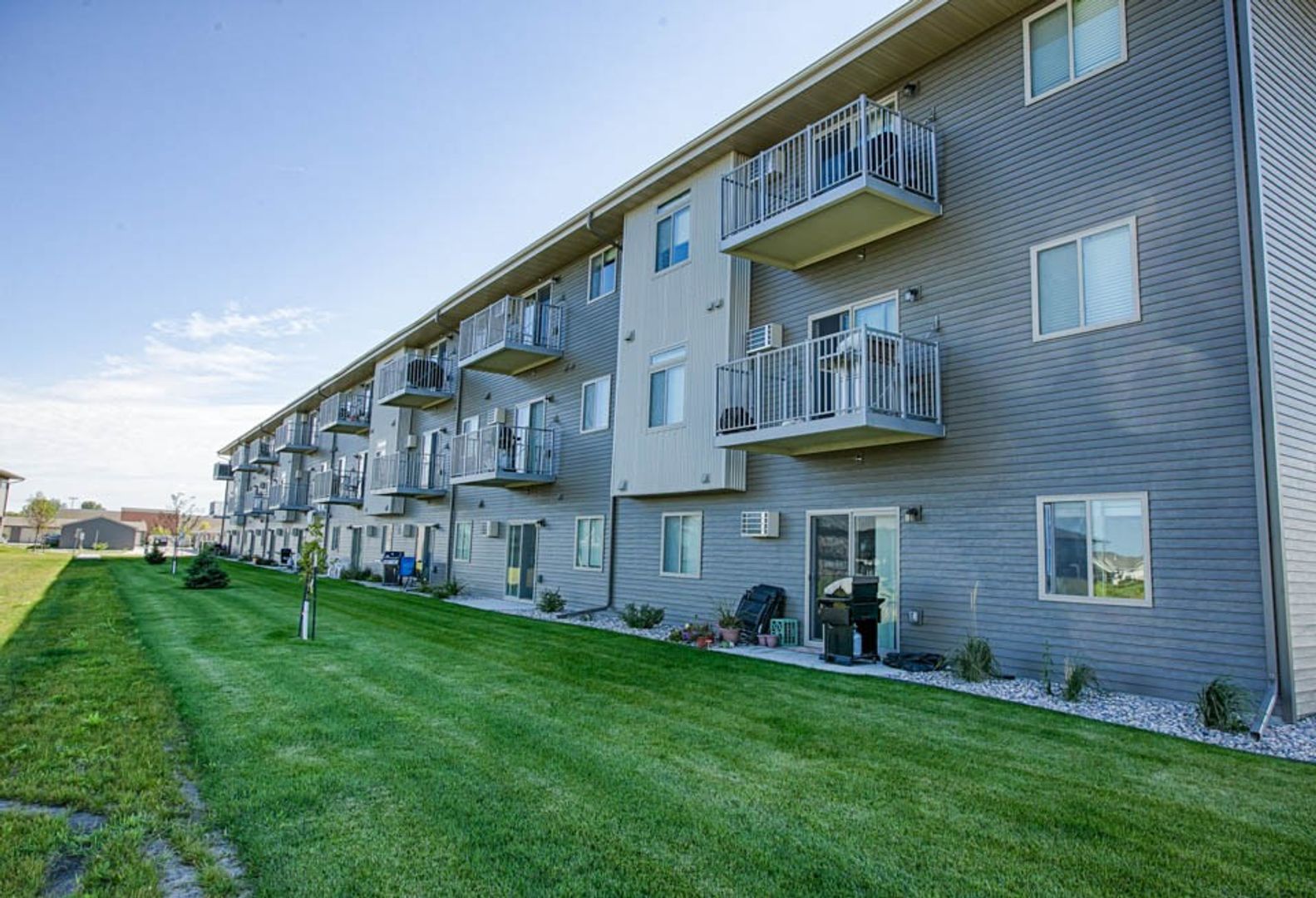 4340 Pioneer Dr, Grand Forks, ND 58201