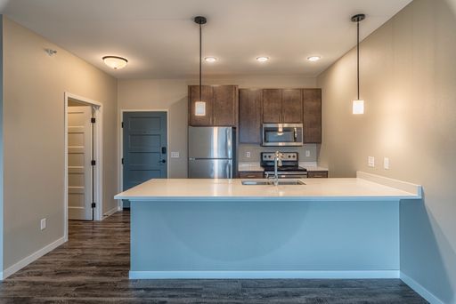 Pet-friendly, modern comfort apartments in South Fargo! – photo 1