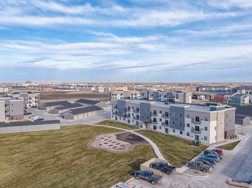 Pet-friendly, modern comfort apartments in South Fargo! – photo 1