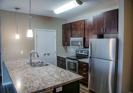 Ironwood Flats - Live In Pet-Friendly Modern Comfort Apartments with Internet Paid! – photo 1