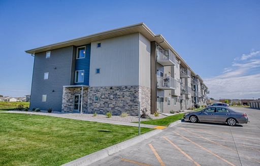 4236 Tamarack Dr - 108, Grand Forks, ND 58201