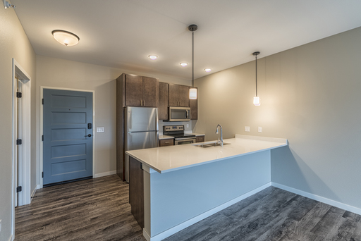 Pet-friendly, modern comfort apartments in South Fargo! – photo 1
