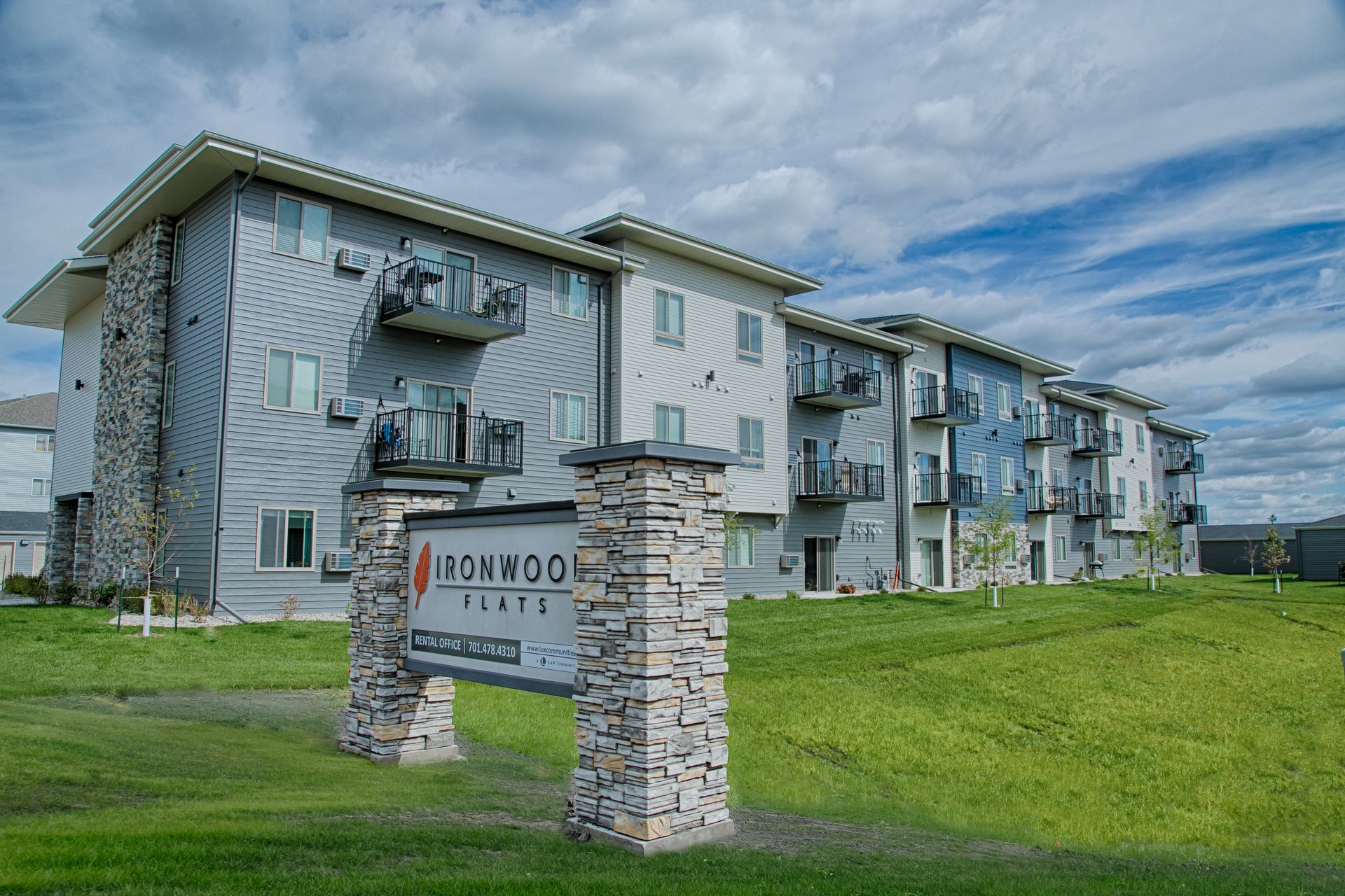 Fargo Apartment: 1848 39th St S