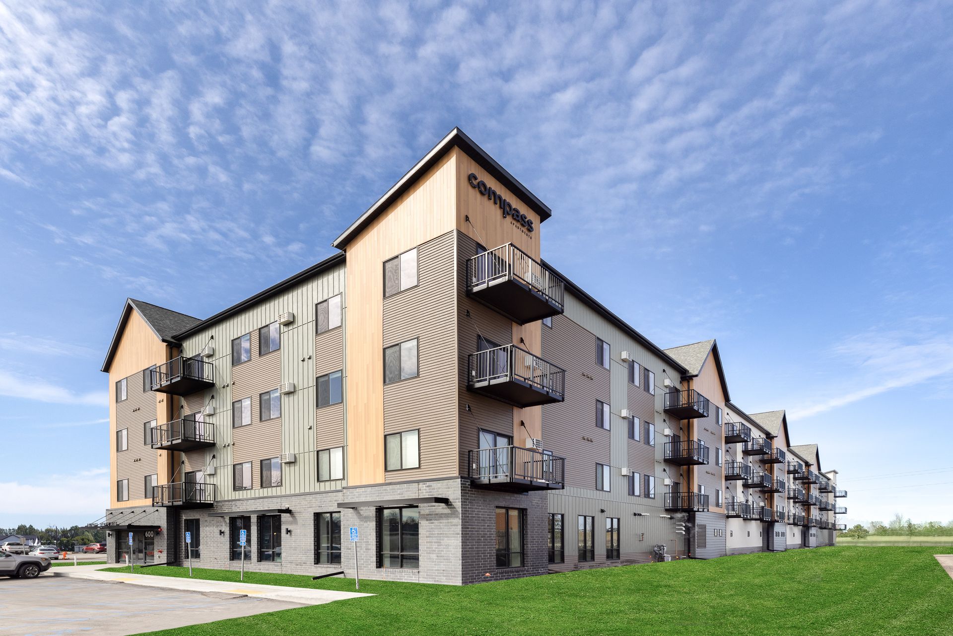 Moorhead Apartment: 600 30th Ave S