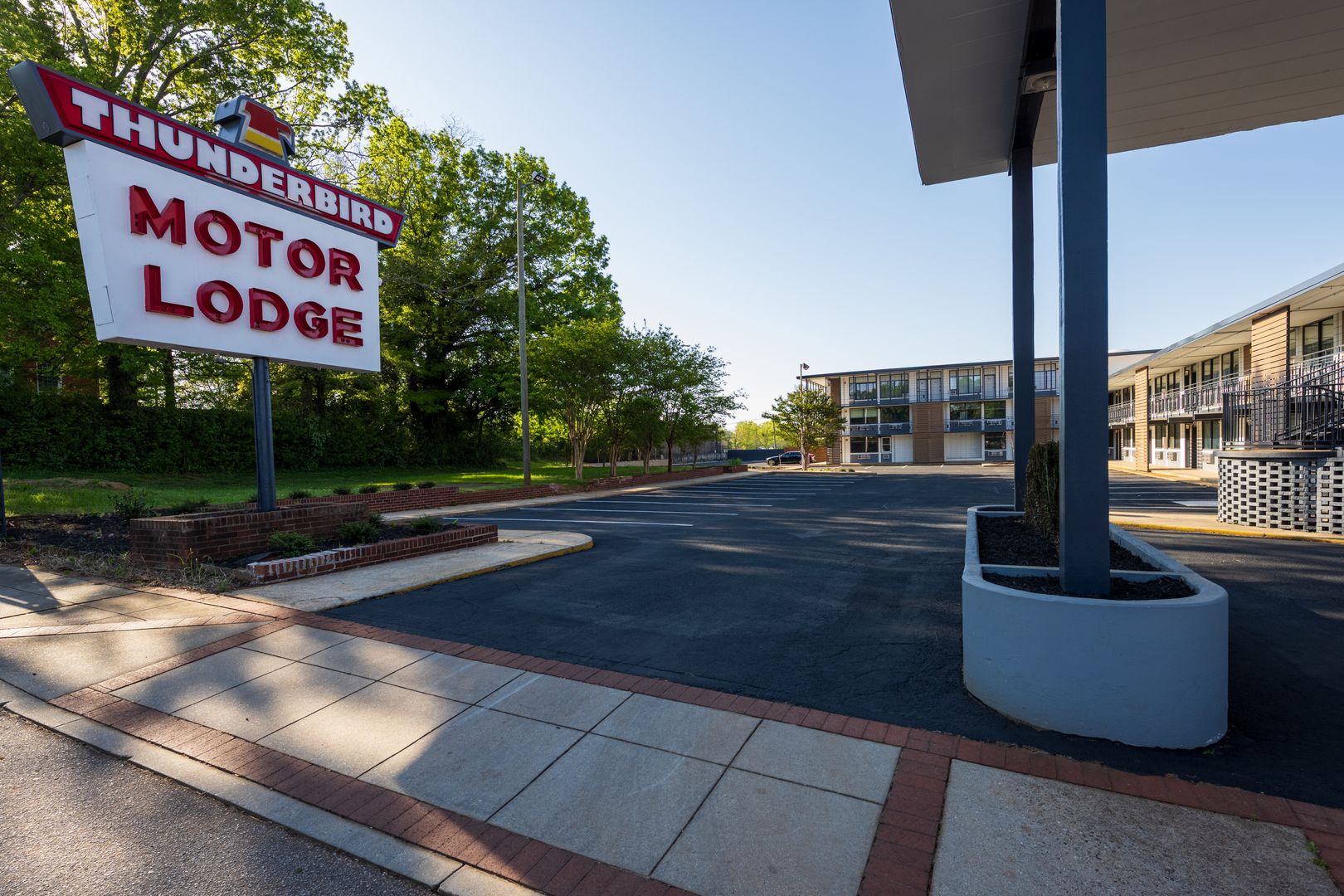 Anderson Apartment: 402 North Main Street