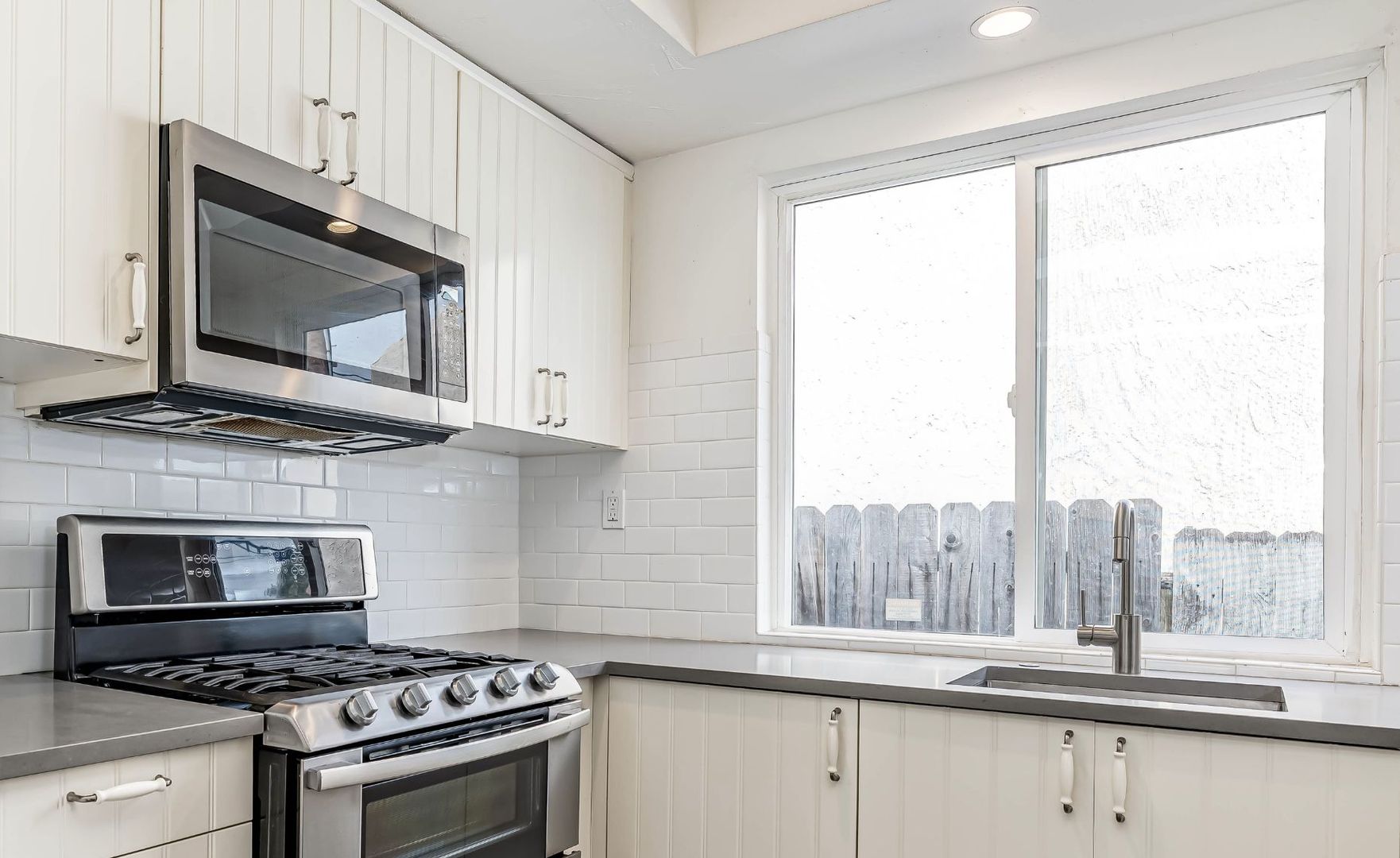 Huntington Beach House: 923 Alabama Street