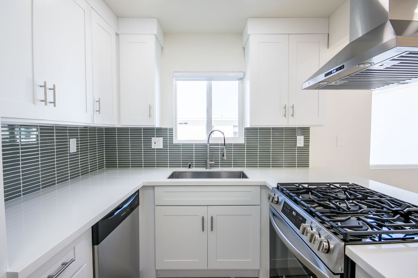 Huntington Beach Apartment: 16681 Sims Lane