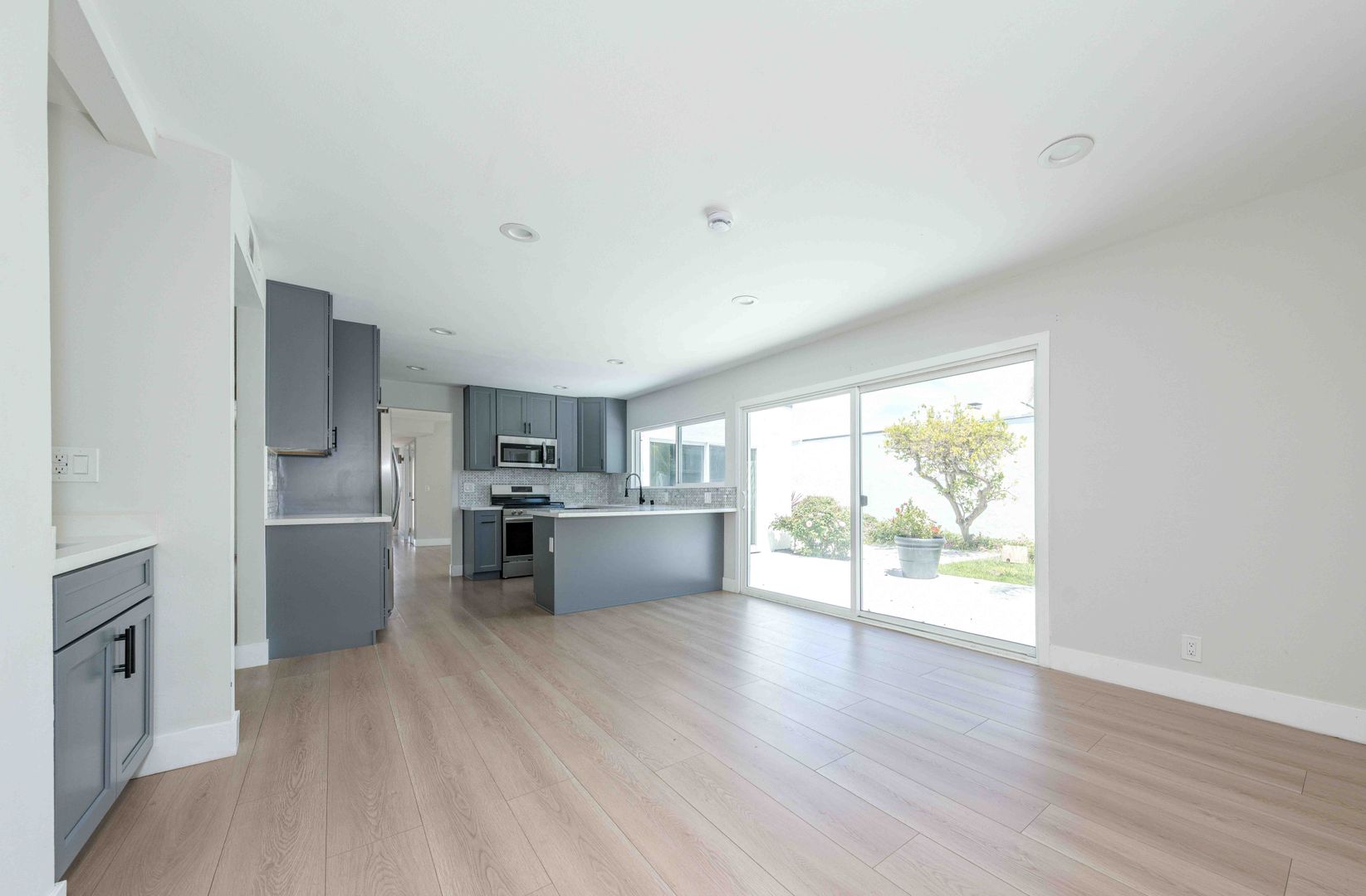 Fountain Valley House: 10220 El Monterey Avenue