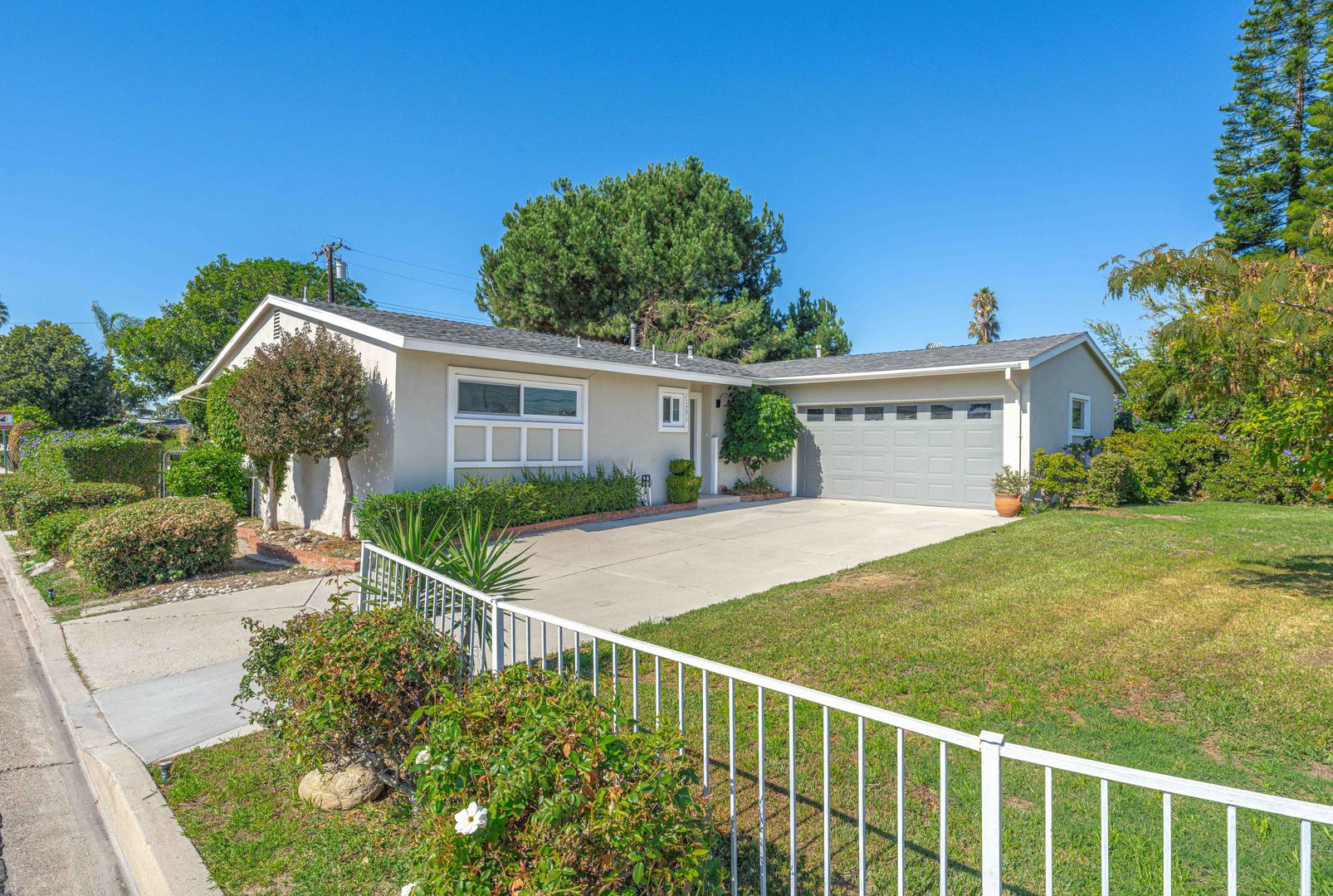 Garden Grove House: 11701 Mac Murray St. - LEASE ONLY